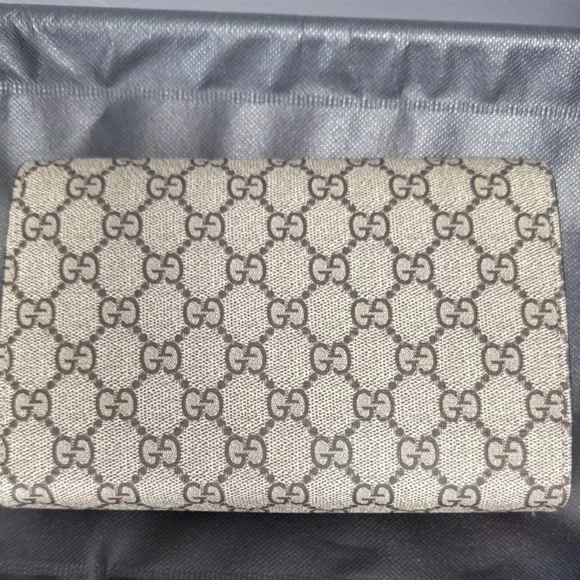 Gucci Beige GG Monogram Wallet on Chain - Picture 3 of 7